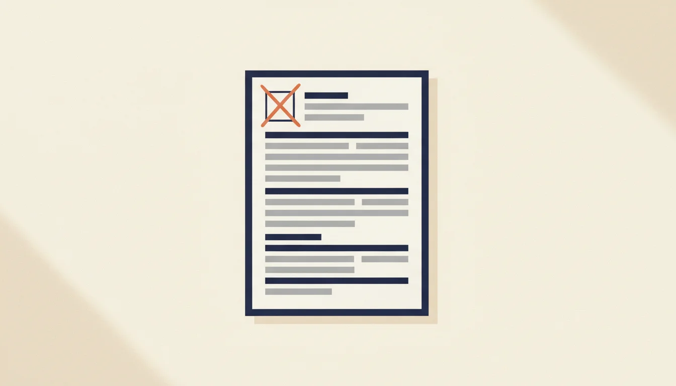 Een cv-pagina op een bureau waarop bovenaan een aantal velden zoals foto, geboortedatum en BSN met een dunne navy-lijn zijn doorgehaald, terwijl naam en e-mailadres intact blijven